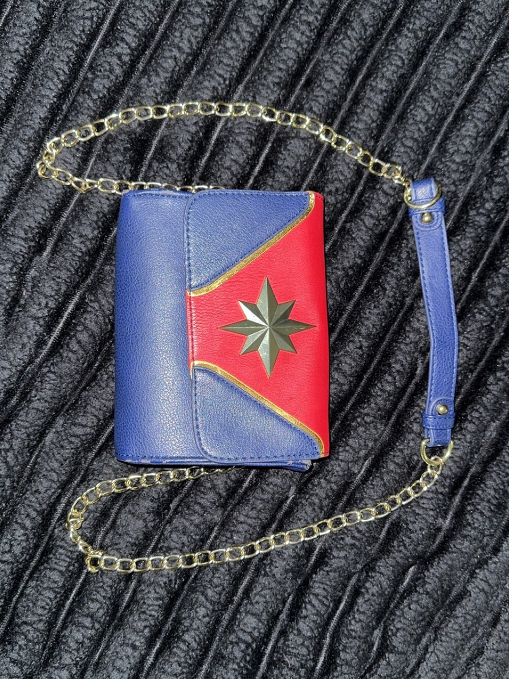 Blue and Red Star Accent Marvel Bioworld Crossbody Bag